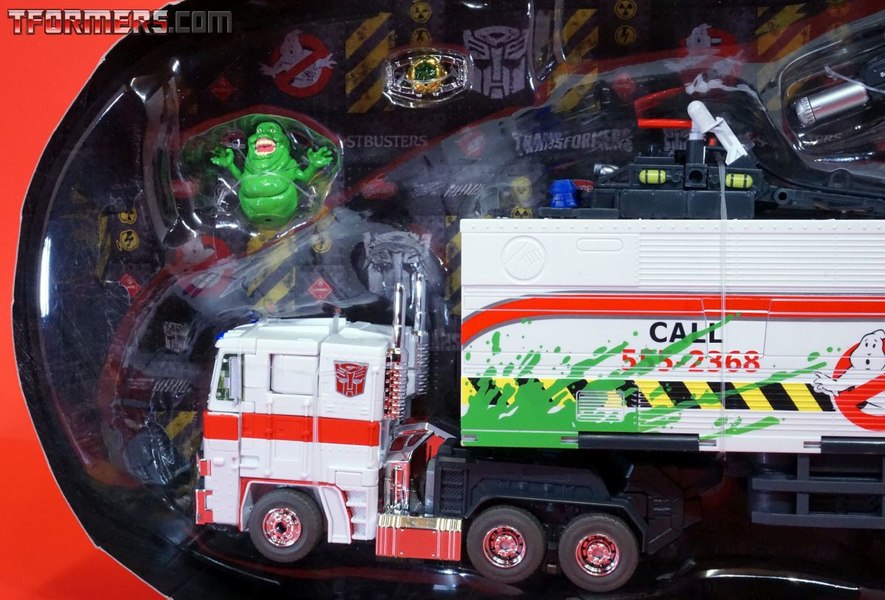 Sdcc 2019 Mp 10g Optimus Prime Ecto 35 Edition Unboxing  (23 of 55)